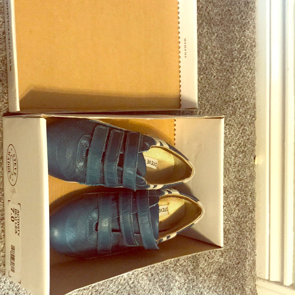Steve Madden sneakers